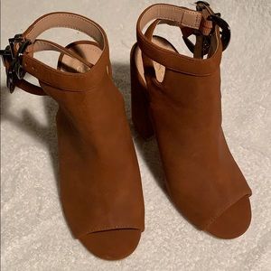 Brown/Camel suede open back pumps